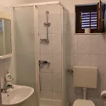 View 2 * מימיצה